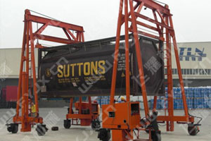 移動式集裝箱液壓吊車圖片