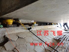 橋梁更換支座圖