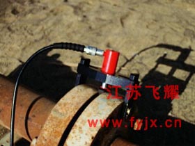 法蘭劈開器將管道法蘭分開現(xiàn)場圖